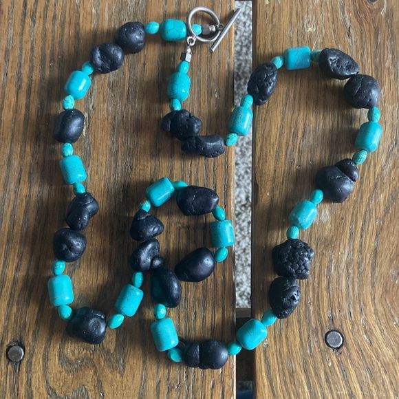 Artisan Turquoise and lava stone style bohemian necklace - Picture 3 of 6